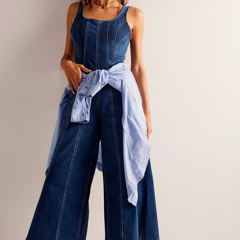 We The Free Blue Wide Leg Denim Jumpsuit Women’s Small